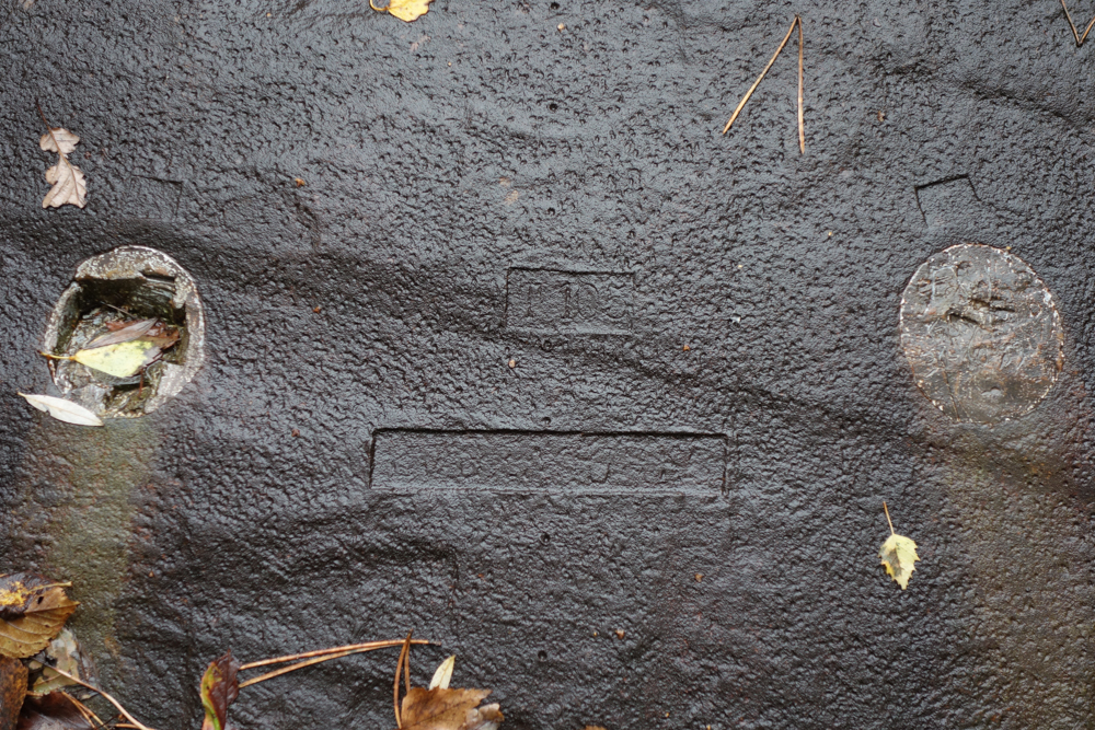 Ligne Maginot - SIMSERHOF - (Ouvrage d'artillerie) - Bloc 7
Marquage 'T105', numéro de la tourelle de 135