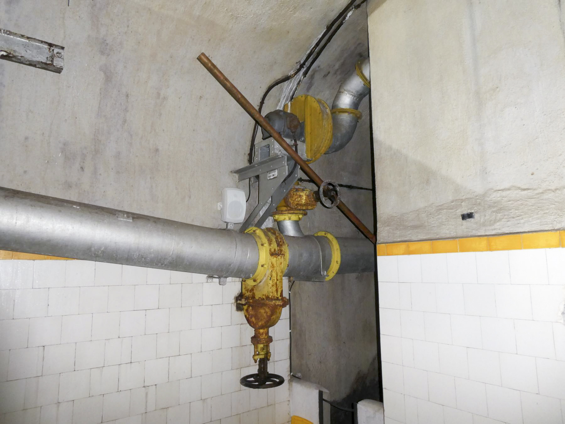Ligne Maginot - SAINTE AGNES (SAG) - EO9 - (Ouvrage d'artillerie) - La cuisine
Système d'évacuation des fumées de la cuisinière