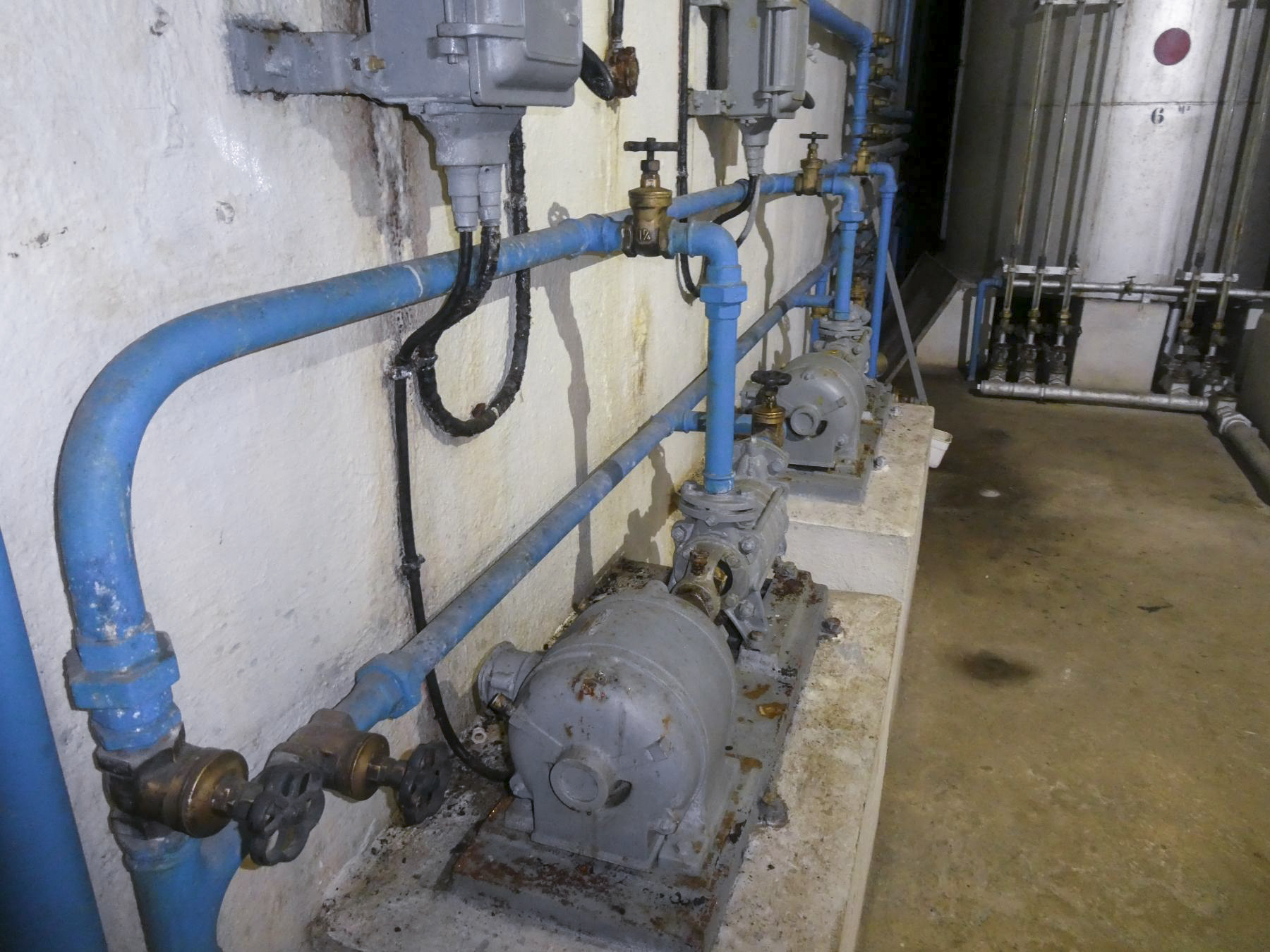 Ligne Maginot - SAINTE AGNES (SAG) - EO9 - (Ouvrage d'artillerie) - Les citernes d'eau
Pompes
