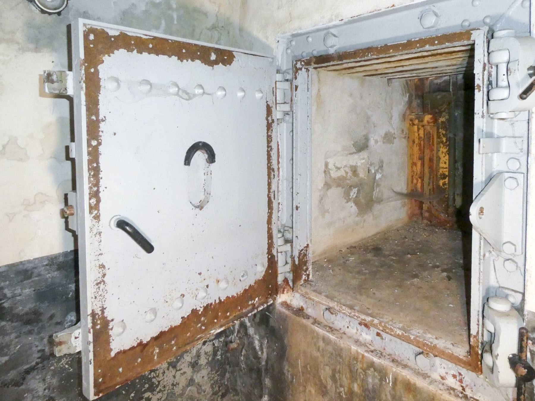 Ligne Maginot - SAINTE AGNES (SAG) - EO9 - (Ouvrage d'artillerie) - Bloc 2
Issue de secours