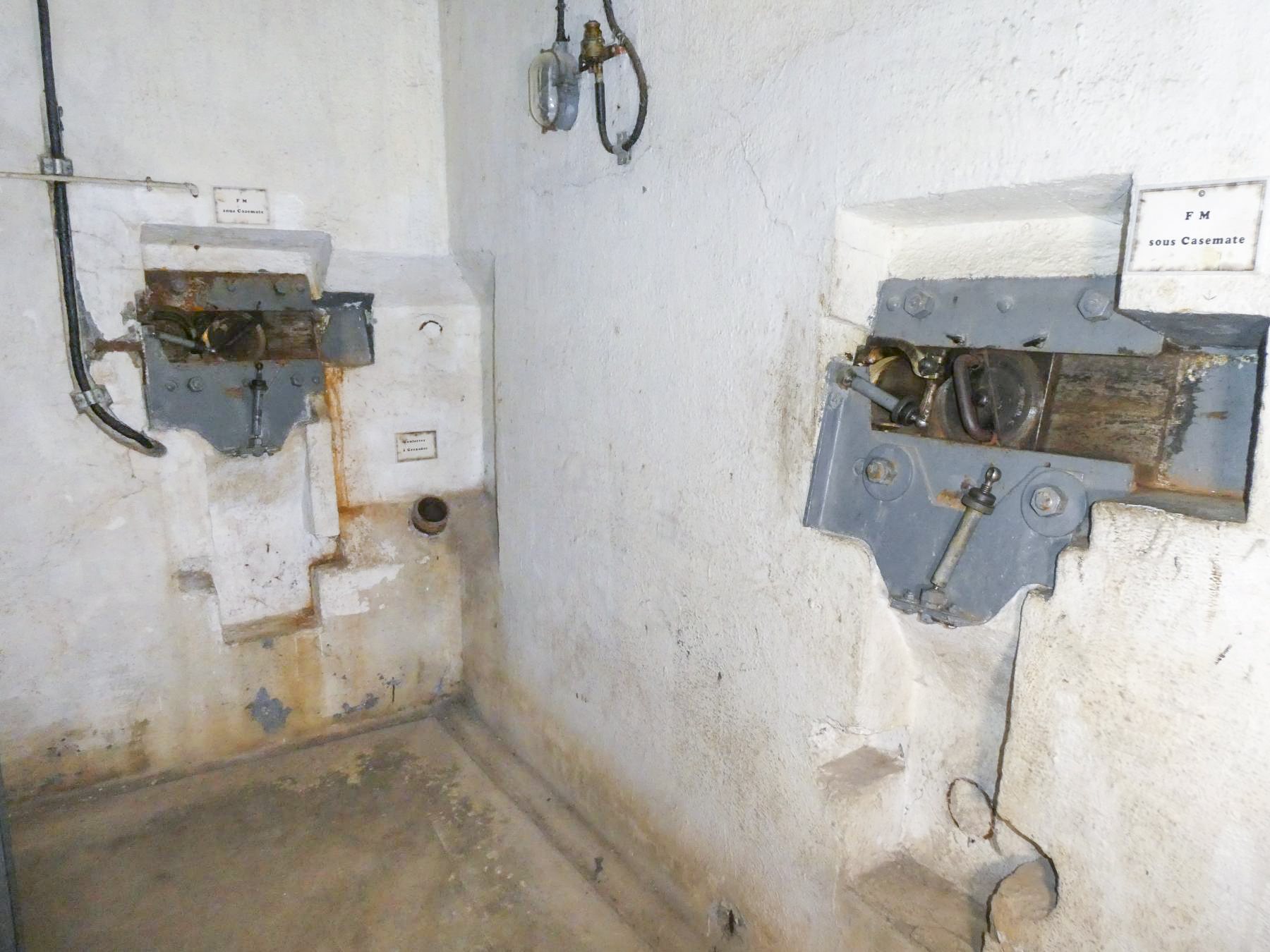 Ligne Maginot - SAINTE AGNES (SAG) - EO9 - (Ouvrage d'artillerie) - Bloc 2
Créneaux FM