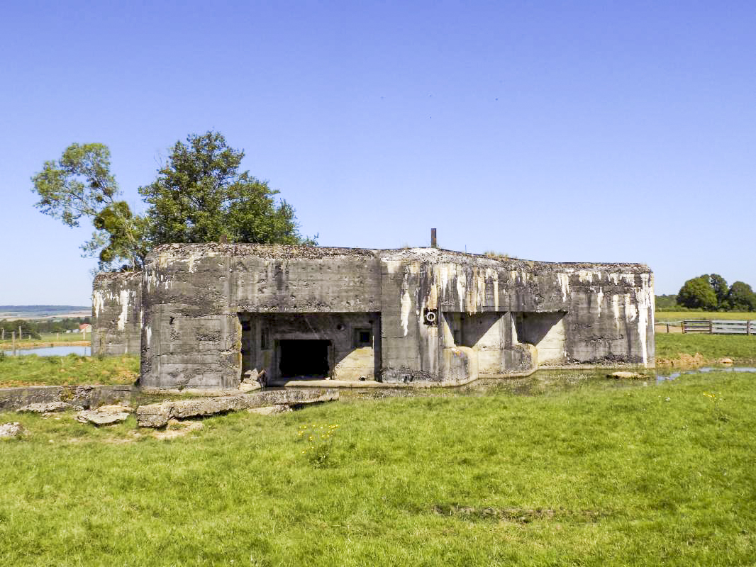 Ligne Maginot - CEZF-20  - LA BRIQUETTERIE - (Casemate d'infanterie - double) - Face droite et l'arrière