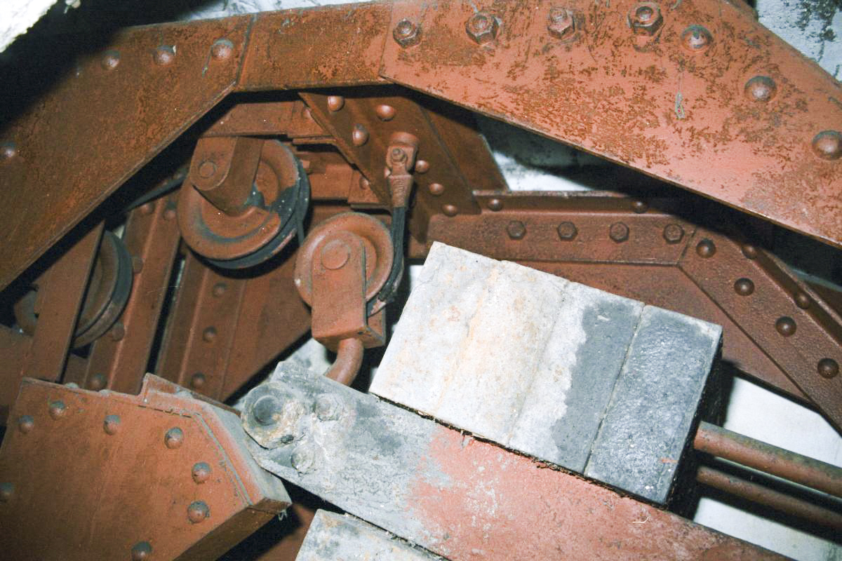 Ligne Maginot - MONTGENEVRE (BARRAGE RAPIDE) - (Blockhaus pour arme infanterie) - Contrepoids et coin d’appui