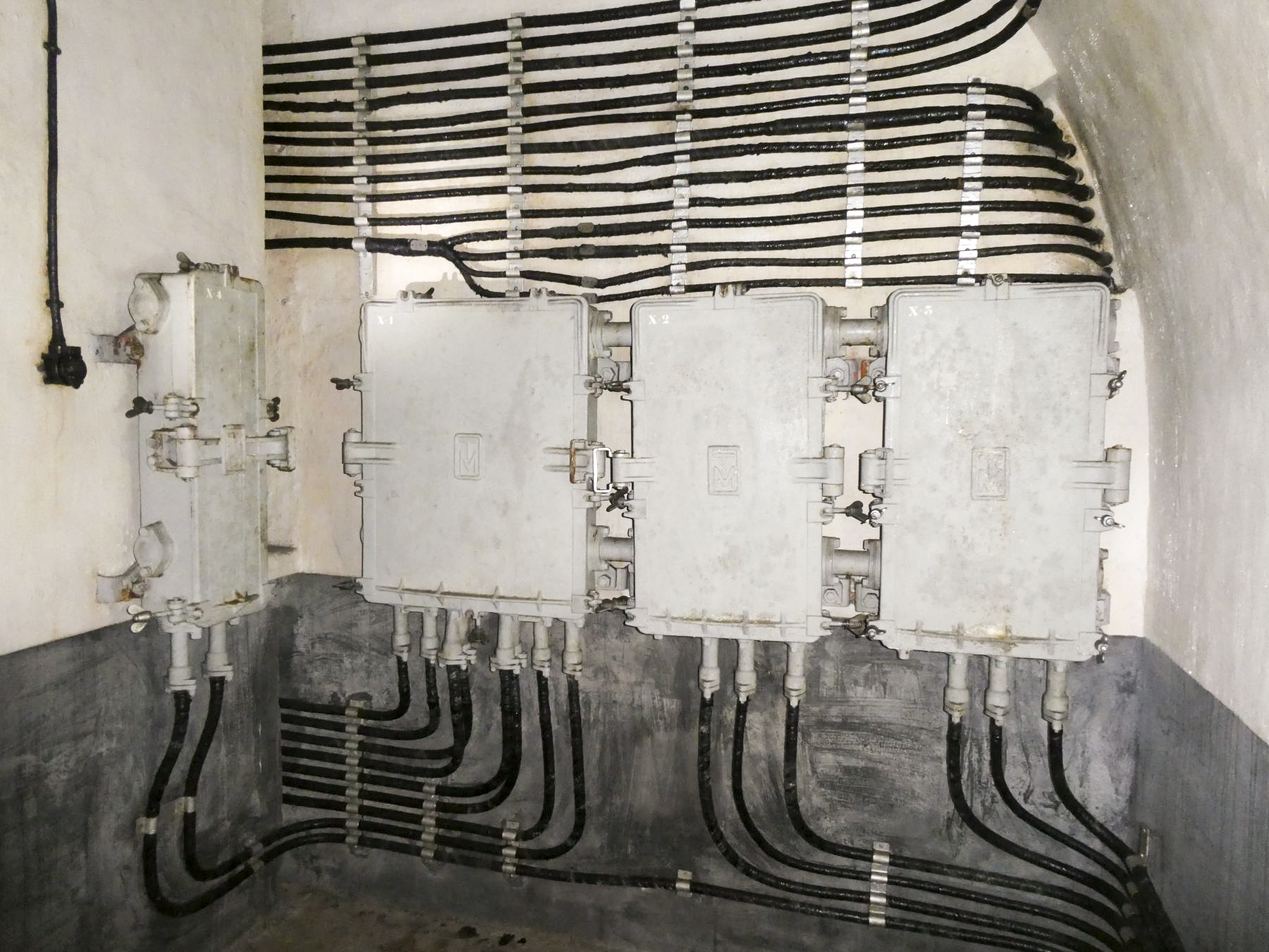 Ligne Maginot - BARBONNET (BT) - (Ouvrage d'artillerie) - PC de l'ouvrage
Raccordements téléphoniques