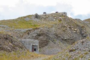 Ligne Maginot - GRANGES COMMUNES - (Ouvrage d'infanterie) - Bloc 1
L'entrée dominé par les cloches du bloc 2