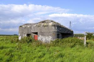 Ligne Maginot - B513 - WARGNIES LE GRAND - (Blockhaus pour canon) - 