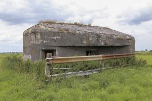 Ligne Maginot - B513 - WARGNIES LE GRAND - (Blockhaus pour canon) - 