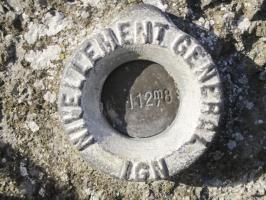 Ligne Maginot - B513 - WARGNIES LE GRAND - (Blockhaus pour canon) - Altitude : 112,80m. Nivellement général IGN.