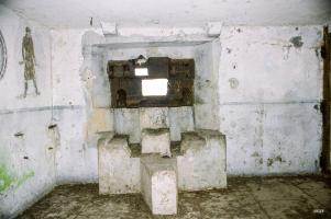 Ligne Maginot - B513 - WARGNIES LE GRAND - (Blockhaus pour canon) - Trémie Pamart-Lemaigre pour canon antichar 25 SA 34, utilisable avec une mitrailleuse Hotchkiss 8 mm mle 1914