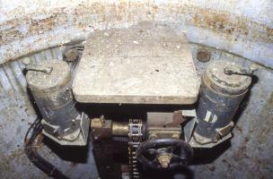 Ligne Maginot - COLMING - X33 - (Abri actif) - Dans la cloche GFM Ouest