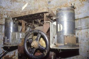 Ligne Maginot - COLMING - X33 - (Abri actif) - Télécommande électrique du projecteur