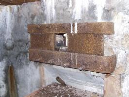 Ligne Maginot - NEUBACH 2 (AVANT POSTE) - (Blockhaus pour arme infanterie) - La trémie du créneau mitrailleuse.