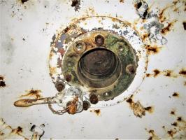 Ligne Maginot - LAVOIR - (Ouvrage d'artillerie) - Bloc 3 
Cloche VDP
Orifice périscopique et commande du volet d'obturation