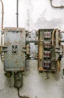 Ligne Maginot - LAVOIR - (Ouvrage d'artillerie) - Boitiers de translateurs permettant de créer des lignes téléphoniques supplémentaires sur un câble classique
Leur emploi met en évidence le manque de lignes téléphoniques alimentant l'ouvrage