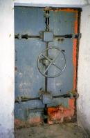 Ligne Maginot - LAVOIR - (Ouvrage d'artillerie) - Bloc 5
Etage inférieur
Porte étanche d'un magasin