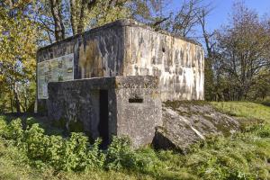 Ligne Maginot - DIGUE DE REMERING 1 - R114 - (Blockhaus pour arme infanterie) - L'entrée protégée par une chicane bétonnée