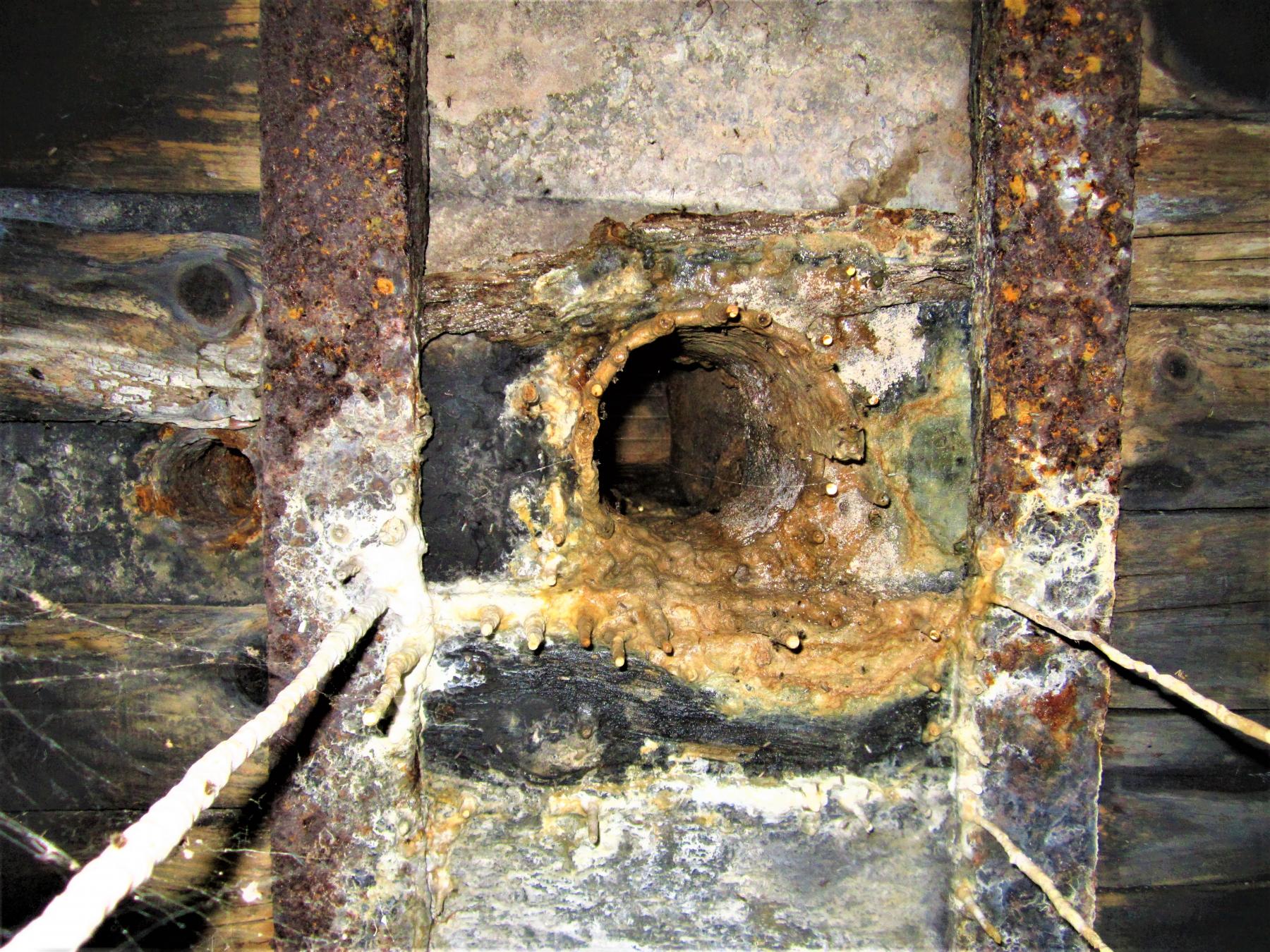 Ligne Maginot - 415 - RIEBEL - (Casemate d'infanterie) - Chambre de tir Sud
Orifice périscopique