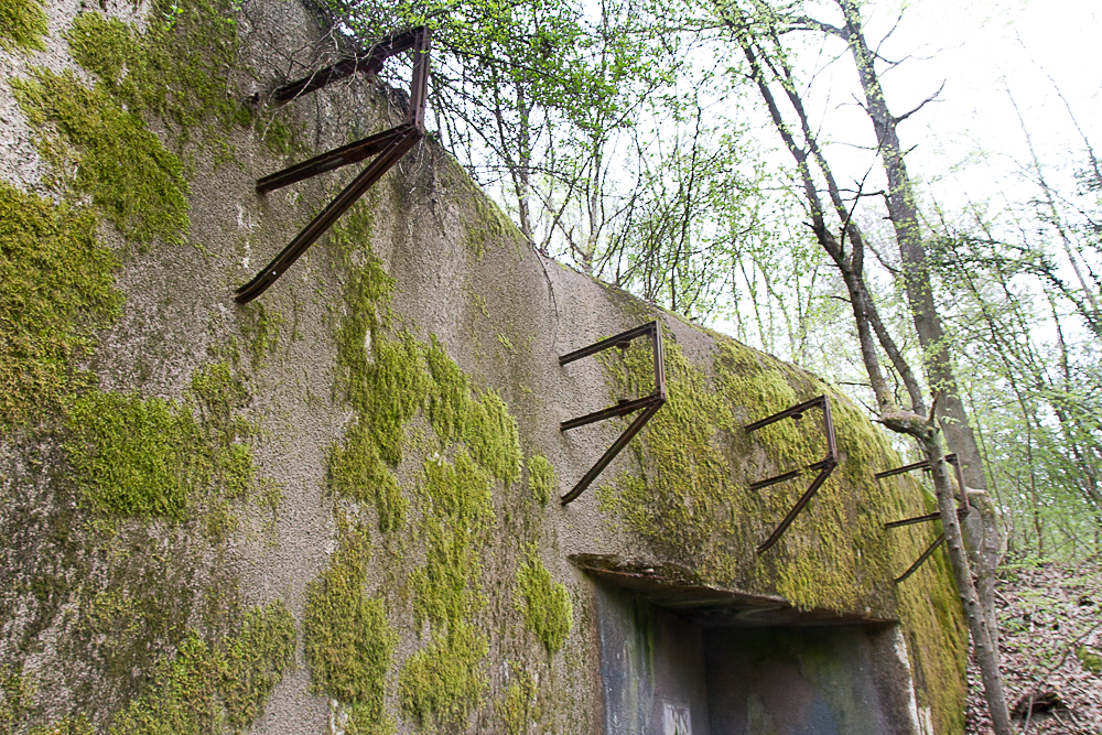 Ligne Maginot - RIPPERT - X13 (QUARTIER KARRE - II/168°RIF) - (Abri) - Support antennes radio au-dessus de la façade de l'abri