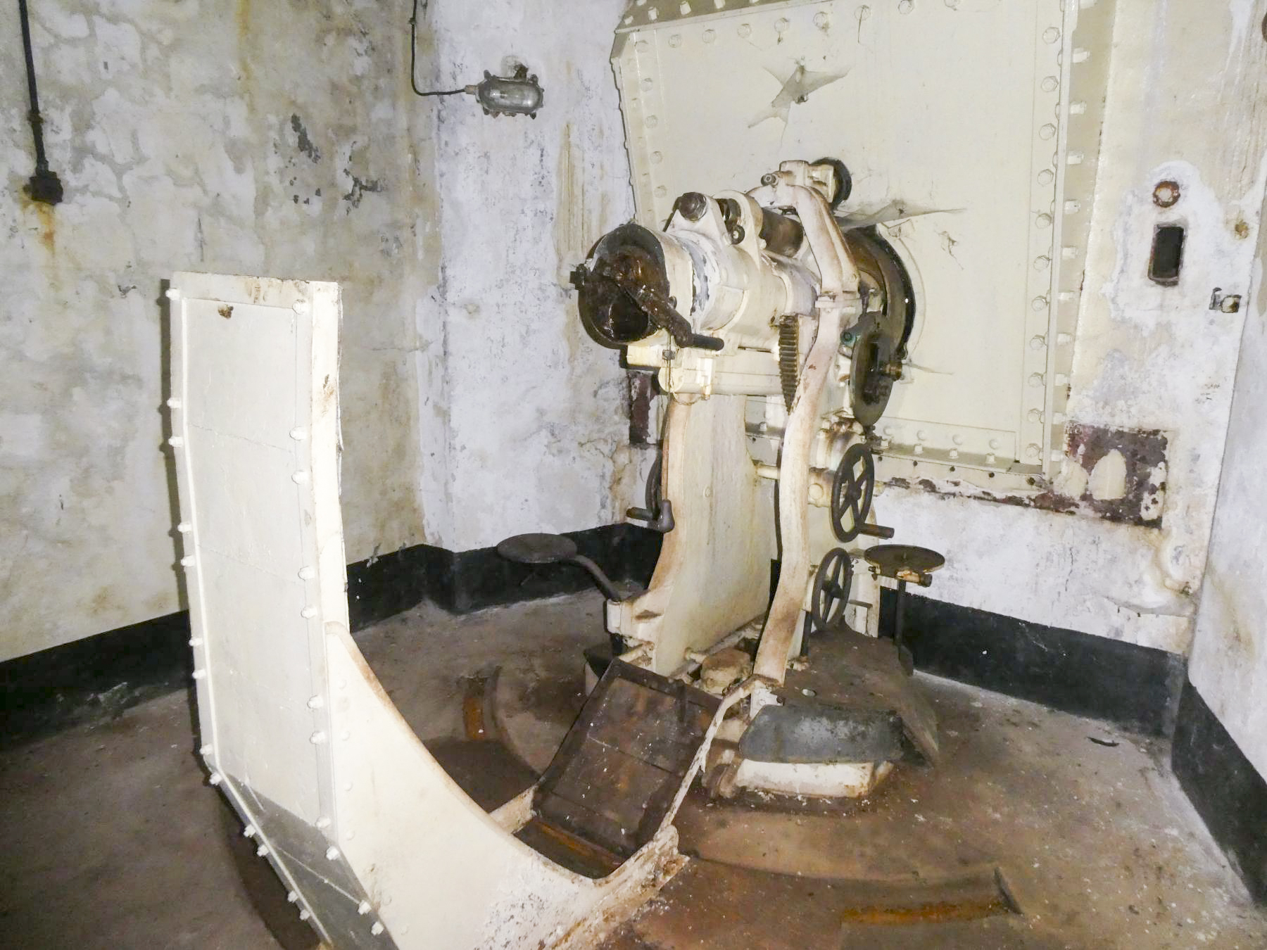 Ligne Maginot - BARBONNET (BT) - (Ouvrage d'artillerie) - Bloc 2
Canon-obusier de 75