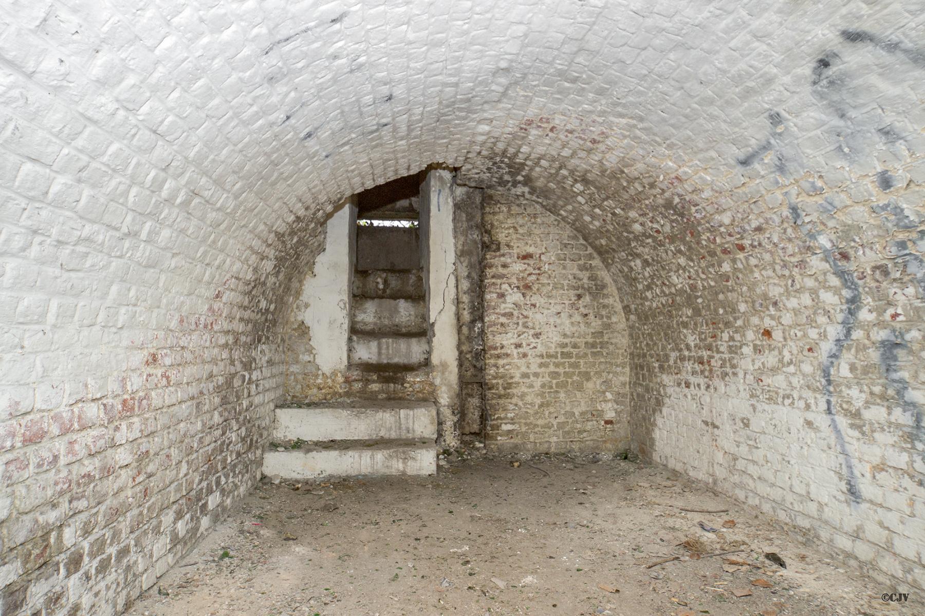 Ligne Maginot - B431 - CONDE 11 - (Blockhaus pour arme infanterie) - Accès intérieur au bloc condé par la traverse  - Lia VERMEULEN