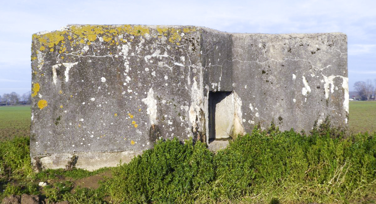 Ligne Maginot - B464 - BARAQUE DES CHASSEURS (PDS) - (Abri actif) - Vue droite - François VILLARS