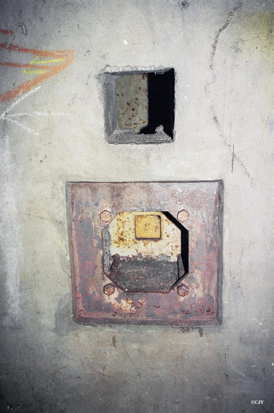 Ligne Maginot - JENLAIN - C14 - (Casemate d'infanterie) - Défense intérieur de l'égout - Lia VERMEULEN