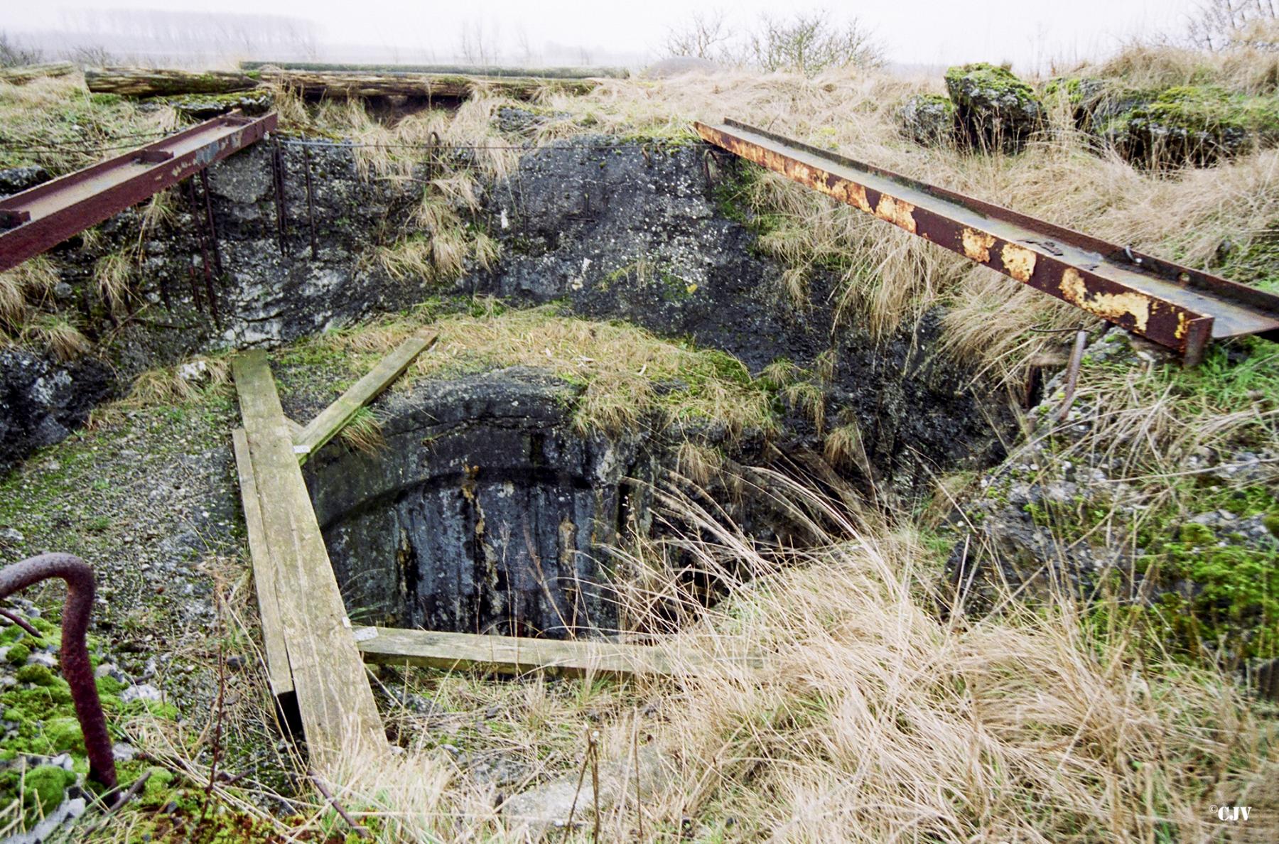 Ligne Maginot - TALANDIER - C13 - (Casemate d'infanterie - double) - L'emplacement de la tourelle AM - Lia VERMEULEN