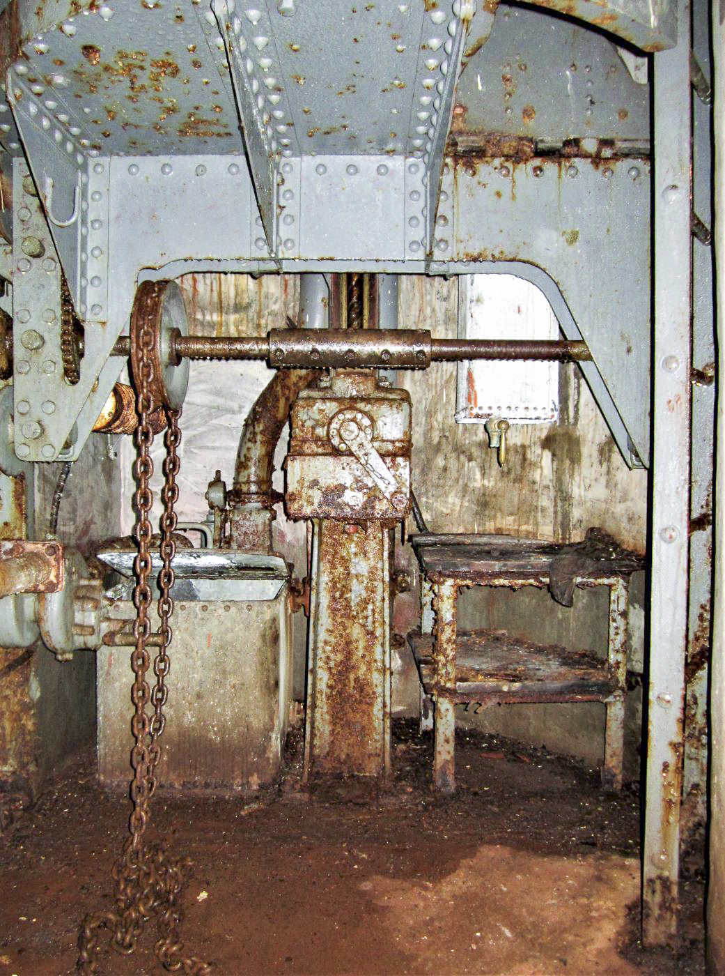 Ligne Maginot - LAVOIR - (Ouvrage d'artillerie) - Bloc 4 
Mécanisme du plancher mobile de la cloche JM gauche