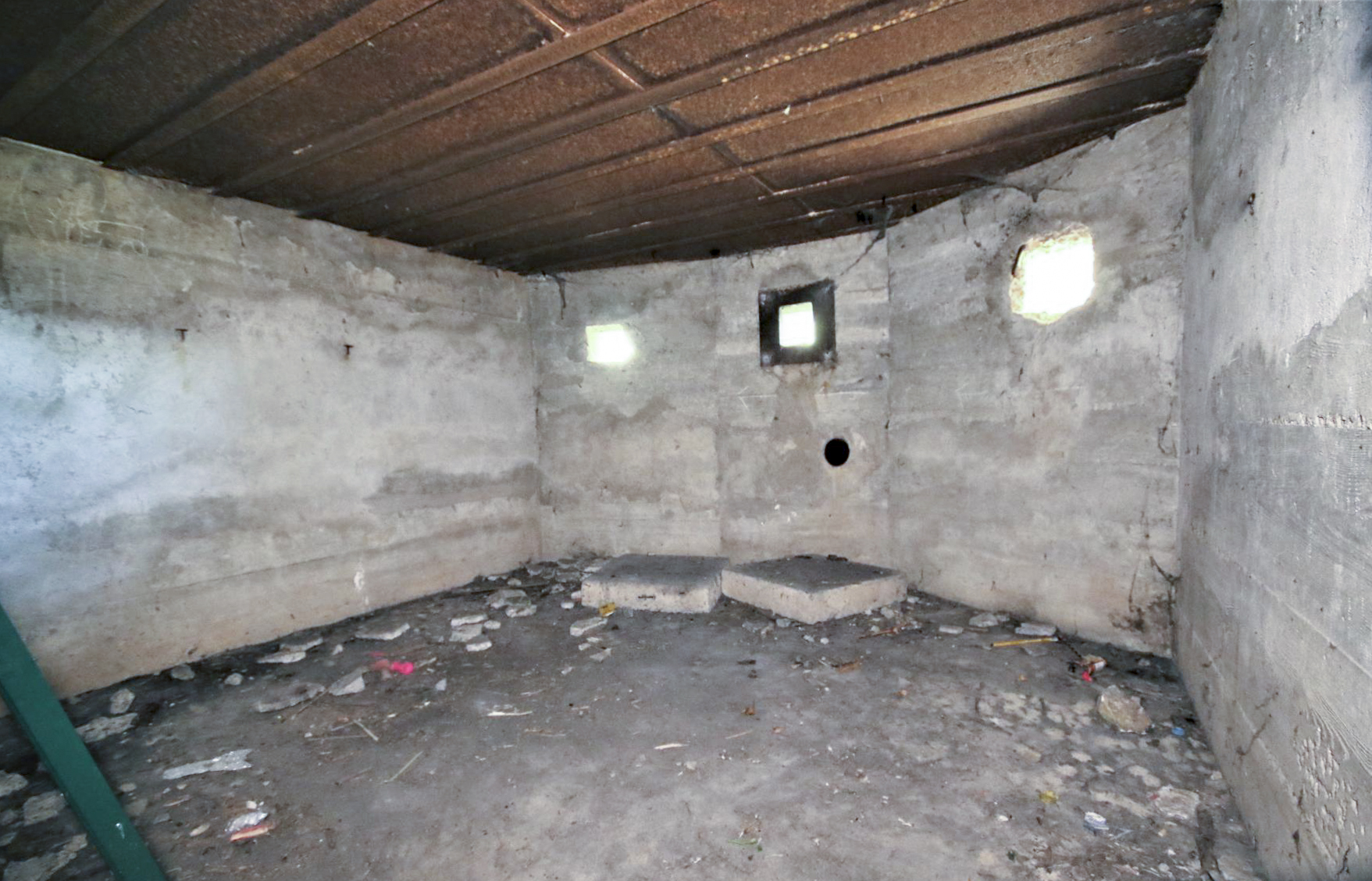 Ligne Maginot - DIGUE DE REMERING 1 - R114 - (Blockhaus pour arme infanterie) - La chambre de tir - Les Bergers des Pierres - Moselle, Michel & Philippe ZIMMER