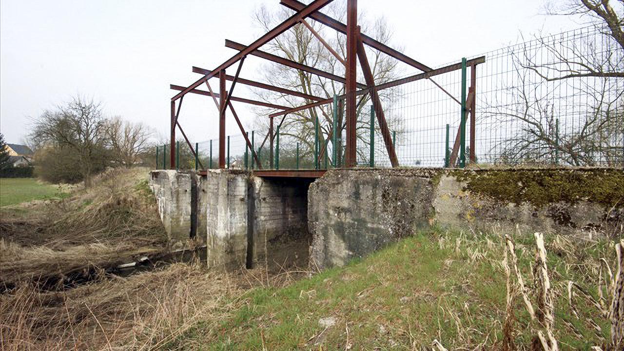 Ligne Maginot - DIGUE DE REMERING - (Inondation défensive) - La digue et les deux pertuis - Association Les Bergers des Pierres