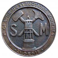 Ligne Maginot - Insigne de la 2° CADM - Insigne de la 2° Compagnie Auxiliaire de Destructions Minières
Fabrication A Bogner - Rue des Clercs à Metz