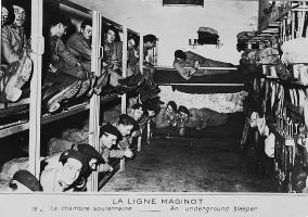 Ligne Maginot - ROCHONVILLERS - A8 - (Ouvrage d'artillerie) - Carte postale
Une chambrée
