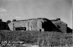 Ligne Maginot - LA FERTE - (Ouvrage d'infanterie) - Bloc 1
Carte postale des années 50 
Il s'agit en fait du bloc 1 et non pas du bloc 2 comme indiqué