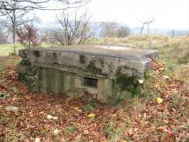 Ligne Maginot - SEEMATT SUD-OUEST - (Blockhaus pour arme infanterie) - L'extérieur. 
Le créneau FM avec des restes de planches de coffrages
