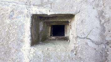 Ligne Maginot - AB28 - (Blockhaus pour canon) - Créneau de défense rapprochée de l'entrée