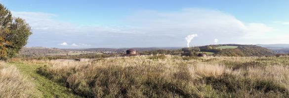 Ligne Maginot - EINSELING - A36 - (Ouvrage d'infanterie) - Au loin sur la gauche, Longeville les St Avold
Sur la droite, derrière le Castelberg, le complexe chimique de Carling