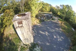 Ligne Maginot - TETING - A38 - (Ouvrage d'infanterie) - Le transformateur extérieur alimentant l'ouvrage en temps de paix et le bloc d'entrée à l'arrière