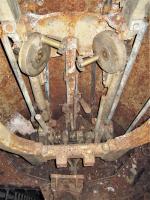 Ligne Maginot - EINSELING - A36 - (Ouvrage d'infanterie) - Cloche JM modifiée AM
Commandes de pointage et leviers de mise à feu des mitrailleuses