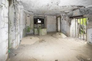 Ligne Maginot - B541 - PERCHE ROMPUE - (Blockhaus pour canon) - L'intérieur coté Est