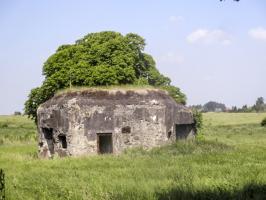Ligne Maginot - B587 - MALPLAQUET EST - (Blockhaus pour canon) - Photo prise de la Chaussée Brunehaut.