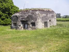 Ligne Maginot - B587 - MALPLAQUET EST - (Blockhaus pour canon) - Photo prise de la Chaussée Brunehaut.