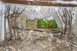 Ligne Maginot - ROUY 2 - (Blockhaus pour canon) - Le créneau très abimé