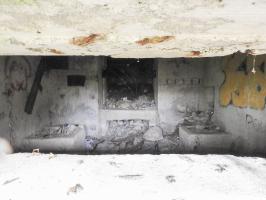 Ligne Maginot - GROSSEN FELD EST - (Blockhaus pour canon) - La chambre de tir vue depuis le créneaux.