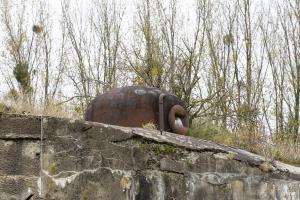 Ligne Maginot - C17 - GOMMEGNIES EST - (Casemate d'infanterie) - La cloche