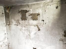 Ligne Maginot - E' - (Chambre de coupure - Avec central) - Ancien emplacement des boîtiers de protection pour lignes de campagne.