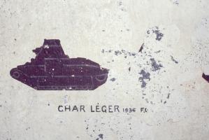 Ligne Maginot - COUME VILLAGE - A29 - (Ouvrage d'infanterie) - Chambre de tir
Un obus  un char
Instructions et silhouettes