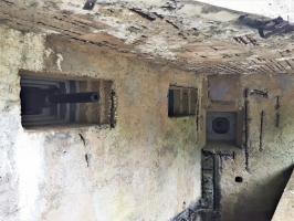 Ligne Maginot - HUBERBUSCH SUD - C59 - (Casemate d'infanterie) - Les créneaux avec le canon de 37 engagé