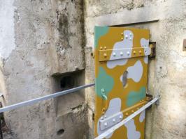 Ligne Maginot - HUBERBUSCH SUD - C59 - (Casemate d'infanterie) - L'entrée et son créneau FM de défense rapprochée