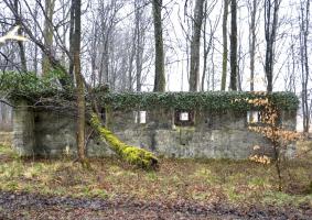 Ligne Maginot - RAUCOURT - (Stand de tir) - Champ de tir d'instruction et la maison forte se trouvent à plusieurs centaines de mètres au S-E du château d'eau (voir carte)