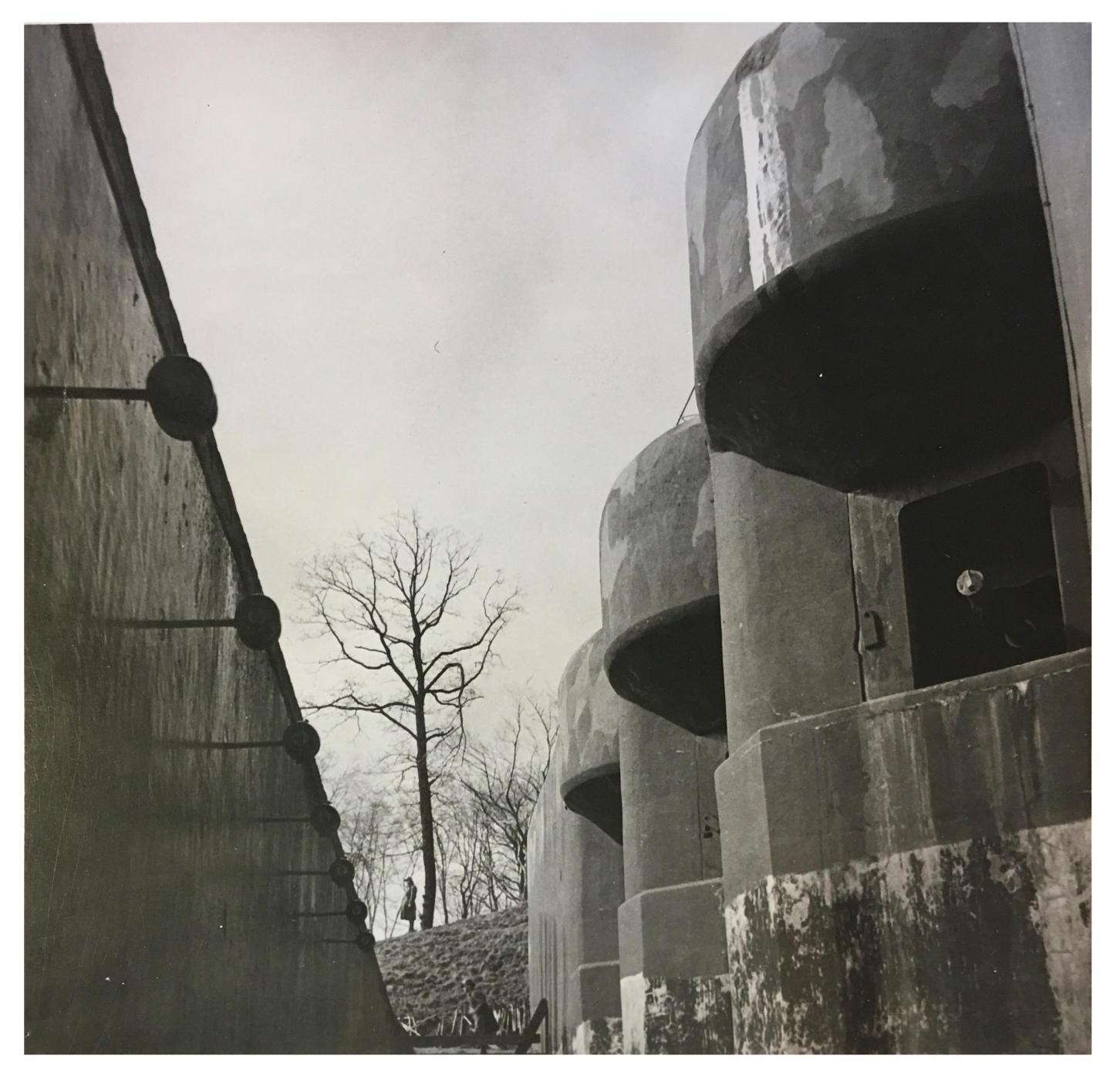 Ligne Maginot - HACKENBERG - A19 - (Ouvrage d'artillerie) - Bloc 5
Casemate d'artillerie
Le fossé avec l'antenne du récepteur radio  - Inconnu